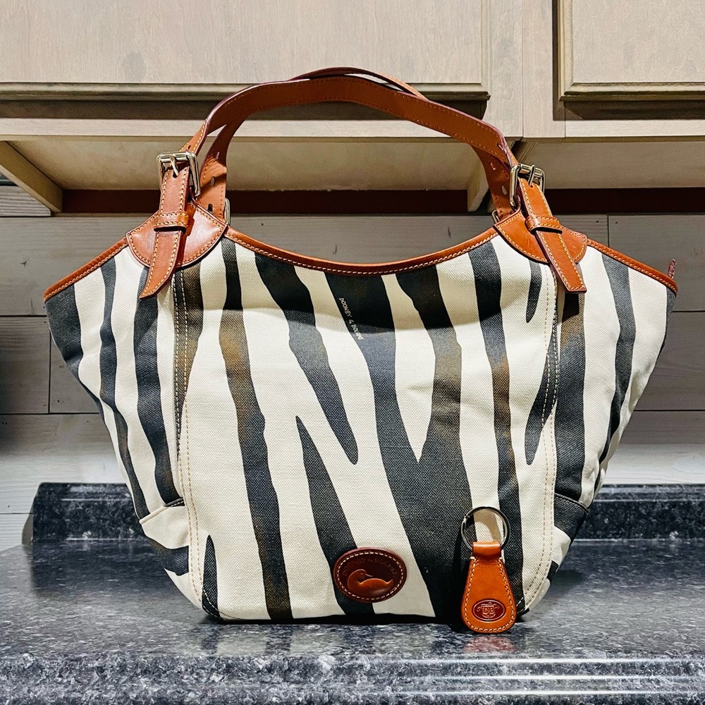 NWOT Dooney & Bourke Lg Zebra Penelope Tote